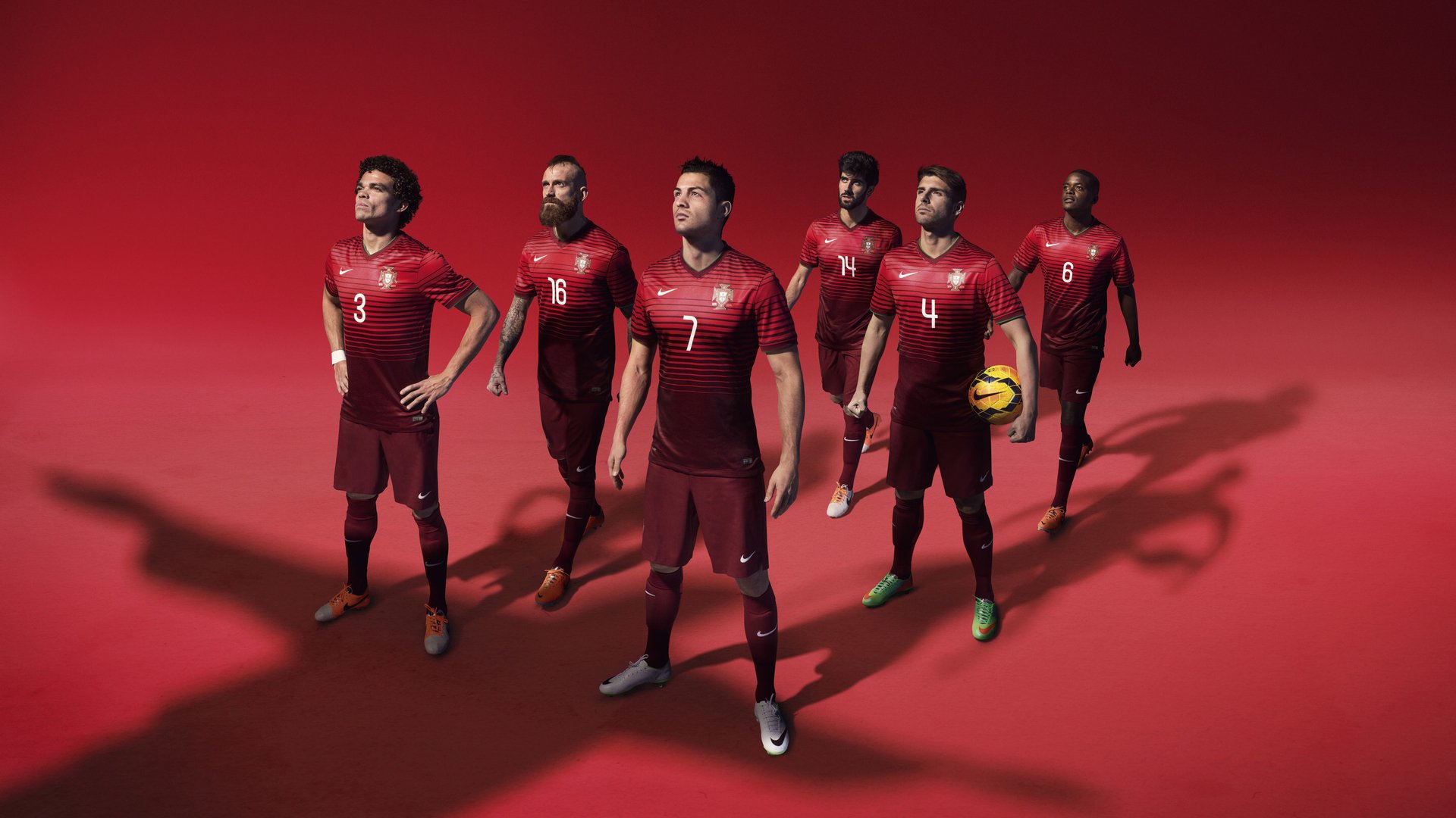 东亚杯中国足球迎战 球员拼搏精神显著,东亚杯中国队名单